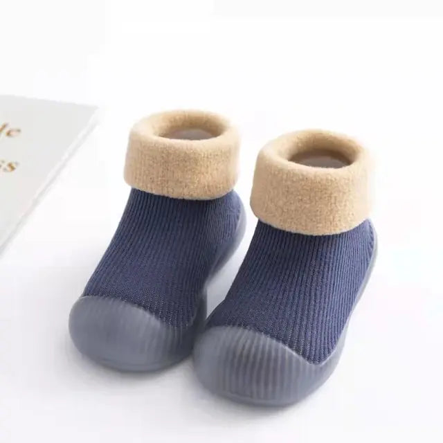 Zapatos con calcetines súper cálidos para niños