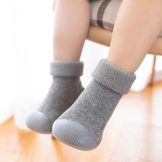 Zapatos con calcetines súper cálidos para niños