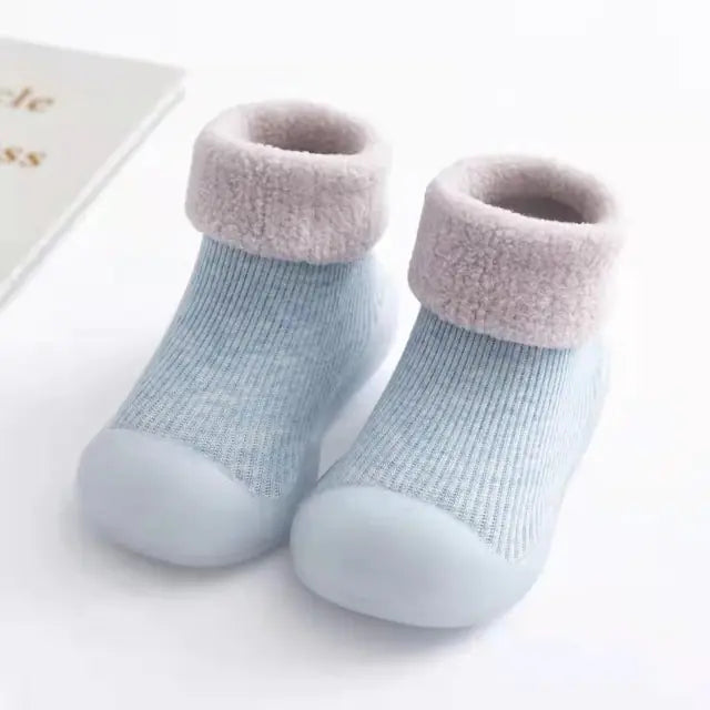 Zapatos con calcetines súper cálidos para niños