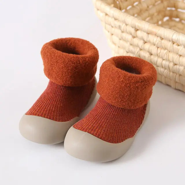 Zapatos con calcetines súper cálidos para niños