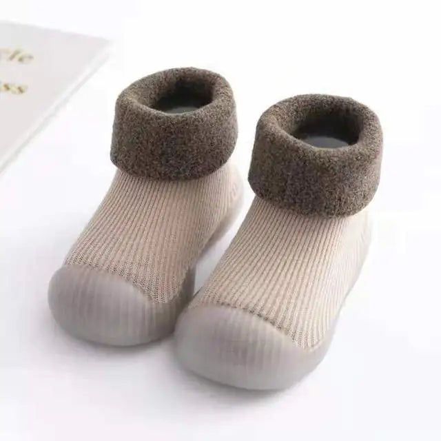 Zapatos con calcetines súper cálidos para niños